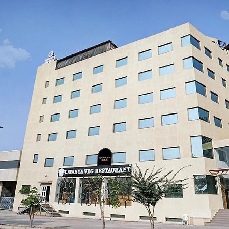 L P Regency, Pune Exteriör bild
