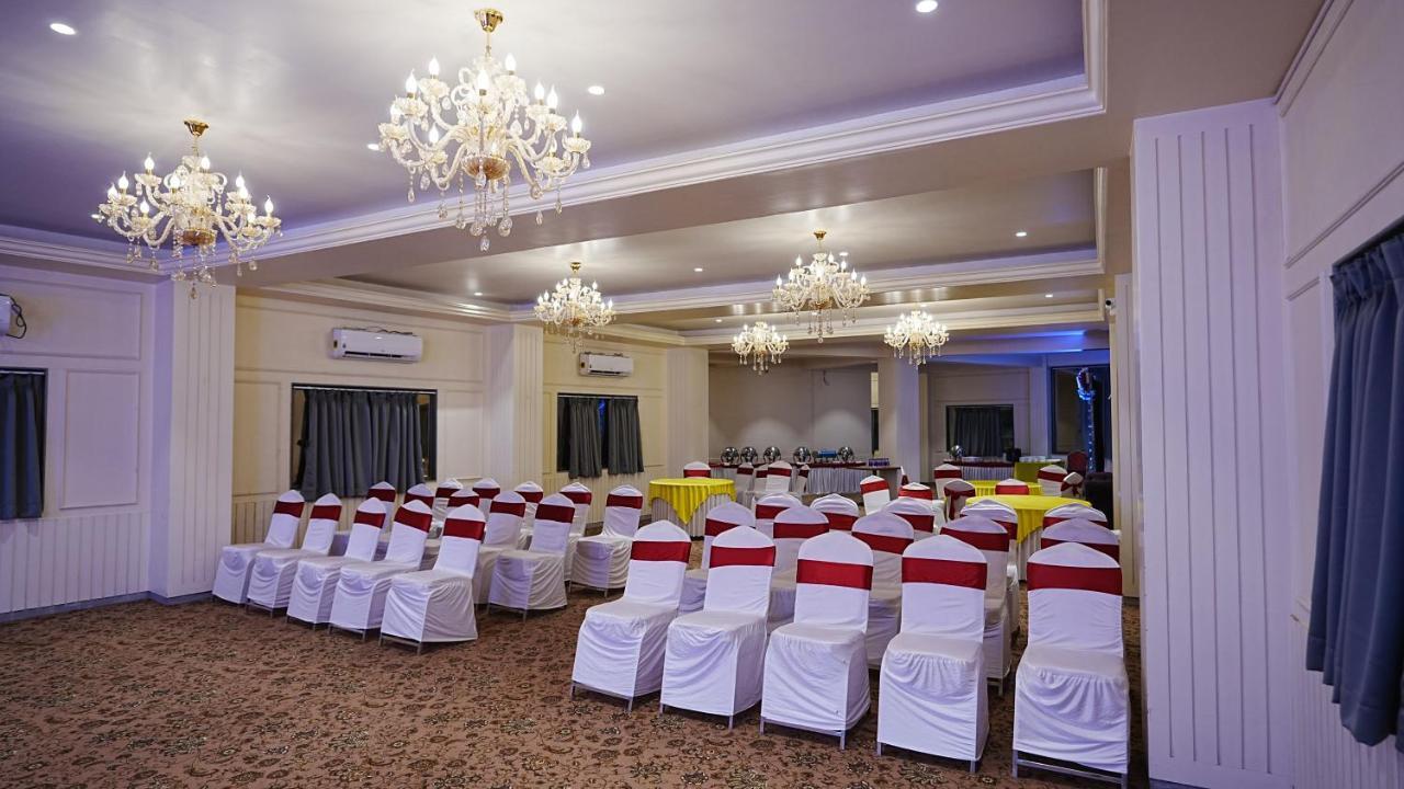 L P Regency, Pune Exteriör bild
